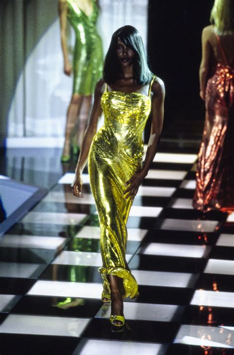 Unboxing a couture Versace dress worn by Naomi Campbell 